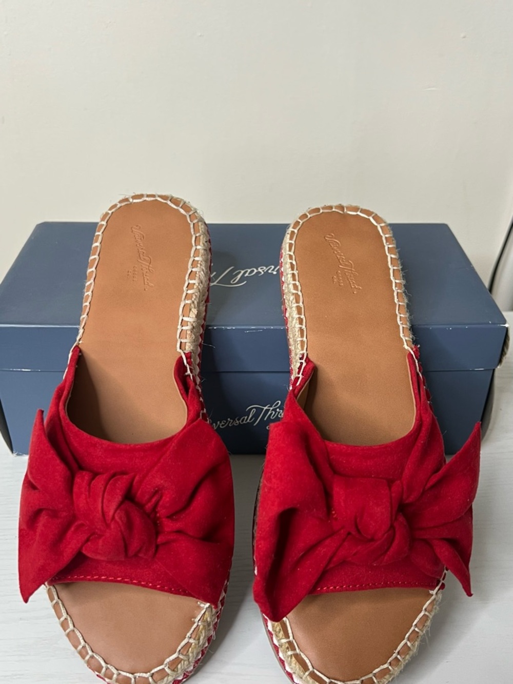 Universal Thread Red Sigma Bow Slide Sandals
